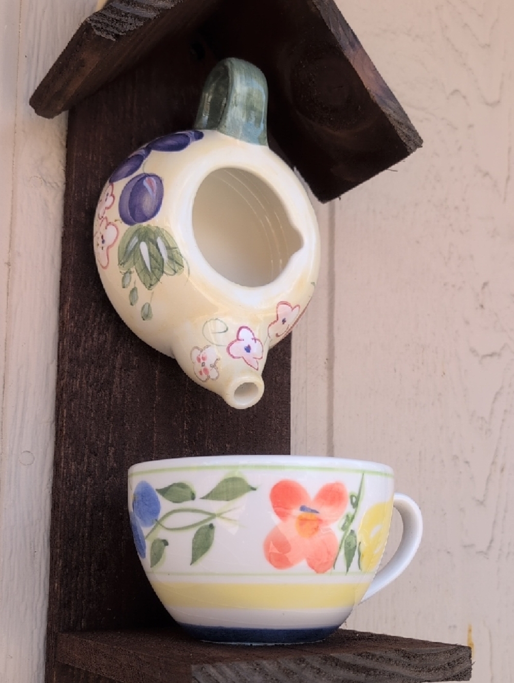 Rustic Wooden Handmade Teapot Bird Feeder Fruit And Flowers - Picture 5 of 16